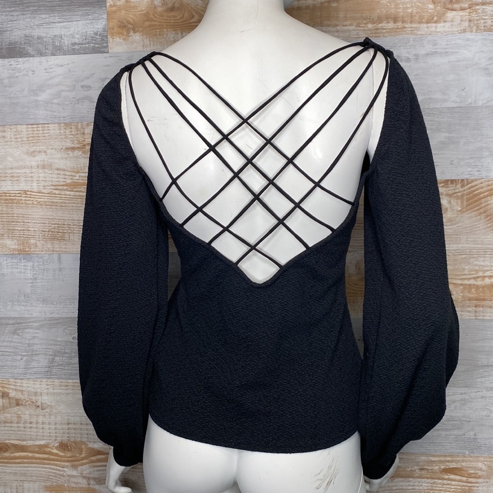 Free People crisscross back top w/ puffy sleeve black size XSmall